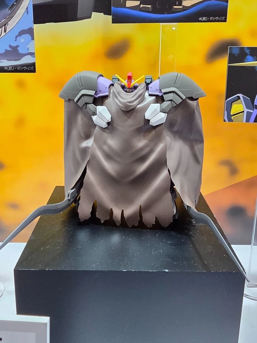 건담) 이건 뭐 망토에 아라미드 섬유라도 쳐 넣었나......_2.webp