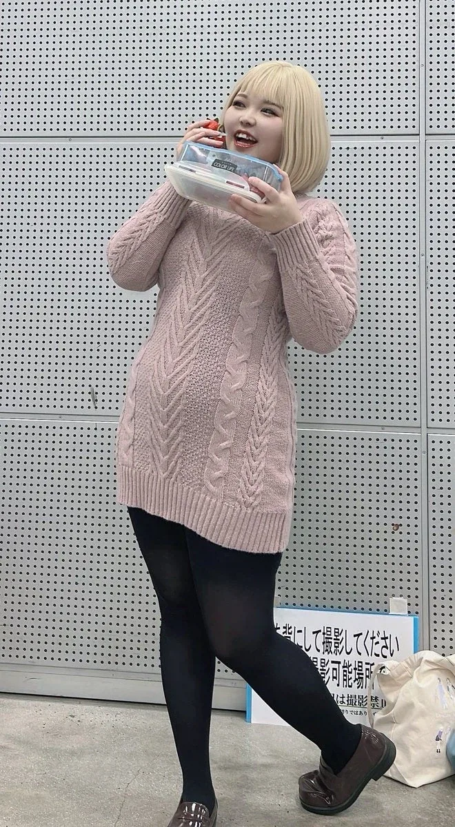 치마를 들추다가 쳐맞는 만화 대표 이미지