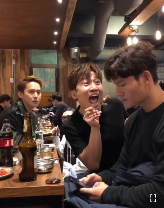 나무를 잘타는 치타 수인 대표 이미지