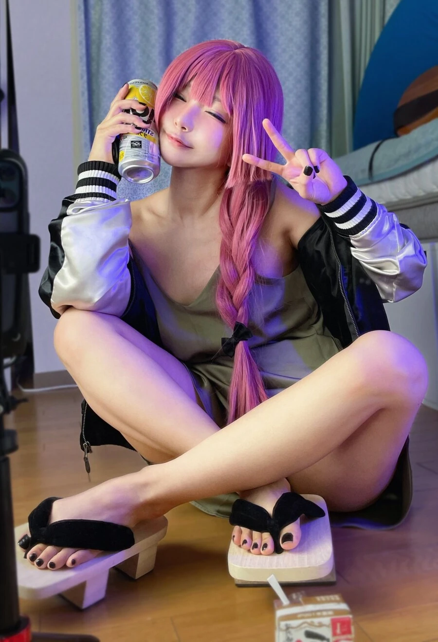 나올 만화장르를 잘못나온 젖소 이종족 여전사. 대표 이미지