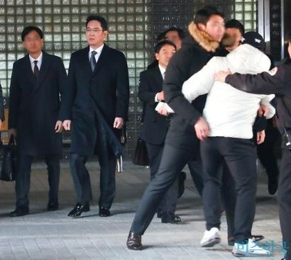 한때 영화나 만화에서 흔히 나오던 클리셰 - 이미지 2