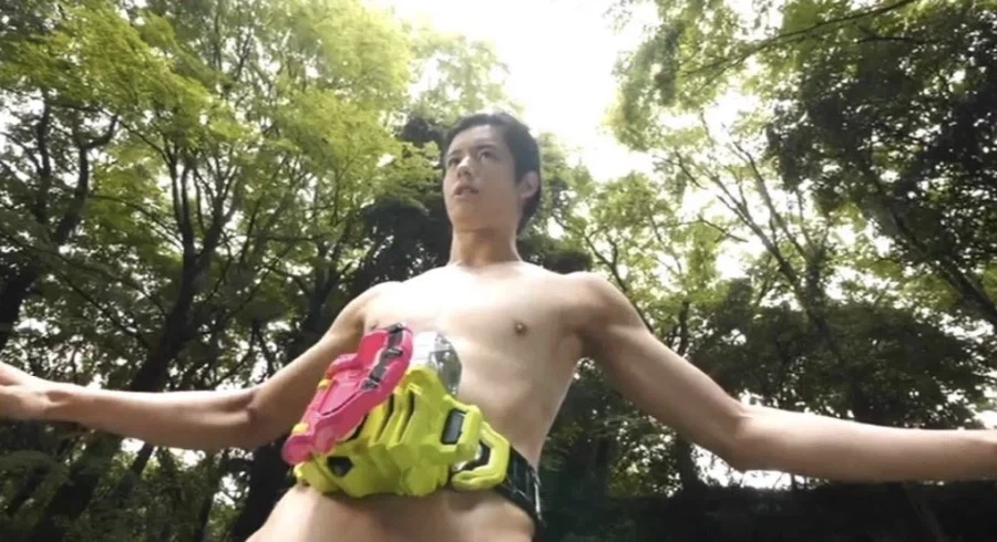 가면라이더)의문을 품은 사람.jpg