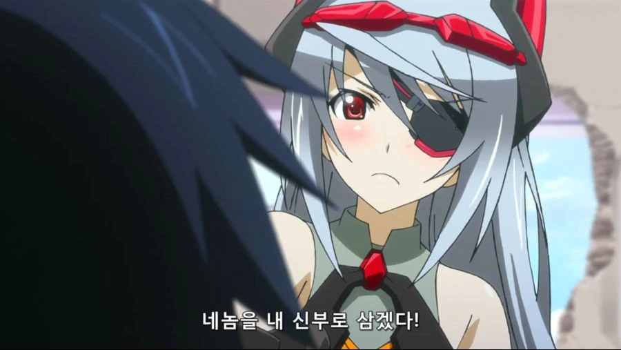 공개키스를 하는 두 남녀 - 이미지 8